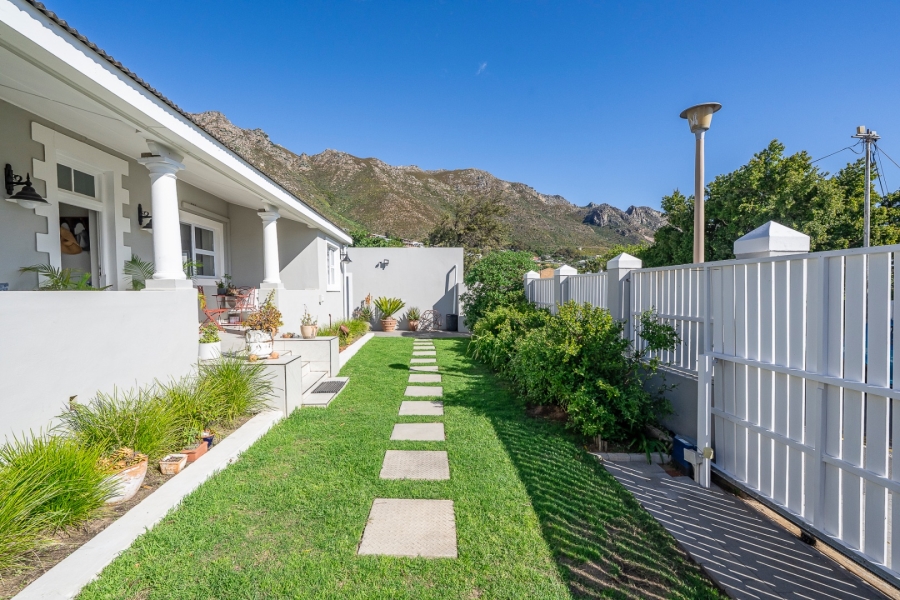 4 Bedroom Property for Sale in Gordons Bay Village Western Cape